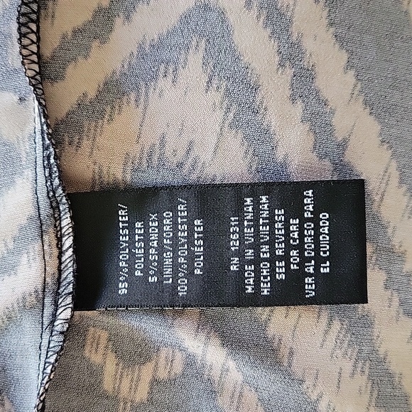 Long geometric beaded front dress - Picture 5 of 6